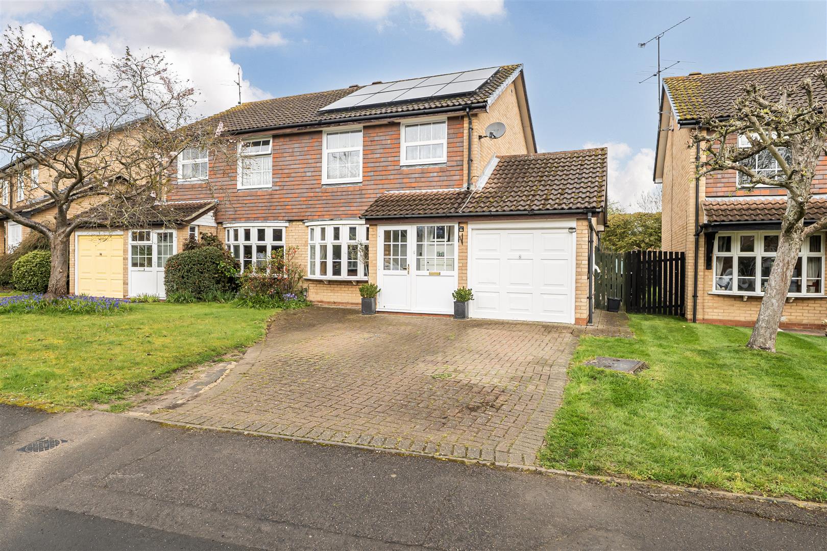 3-bed house on 7, Kesteven Way, Wokingham, £500,000