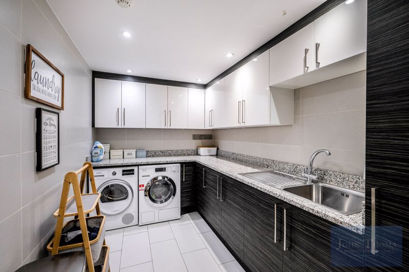 Photos of Parklands, Chigwell IG7 66039632 PrimeLocation