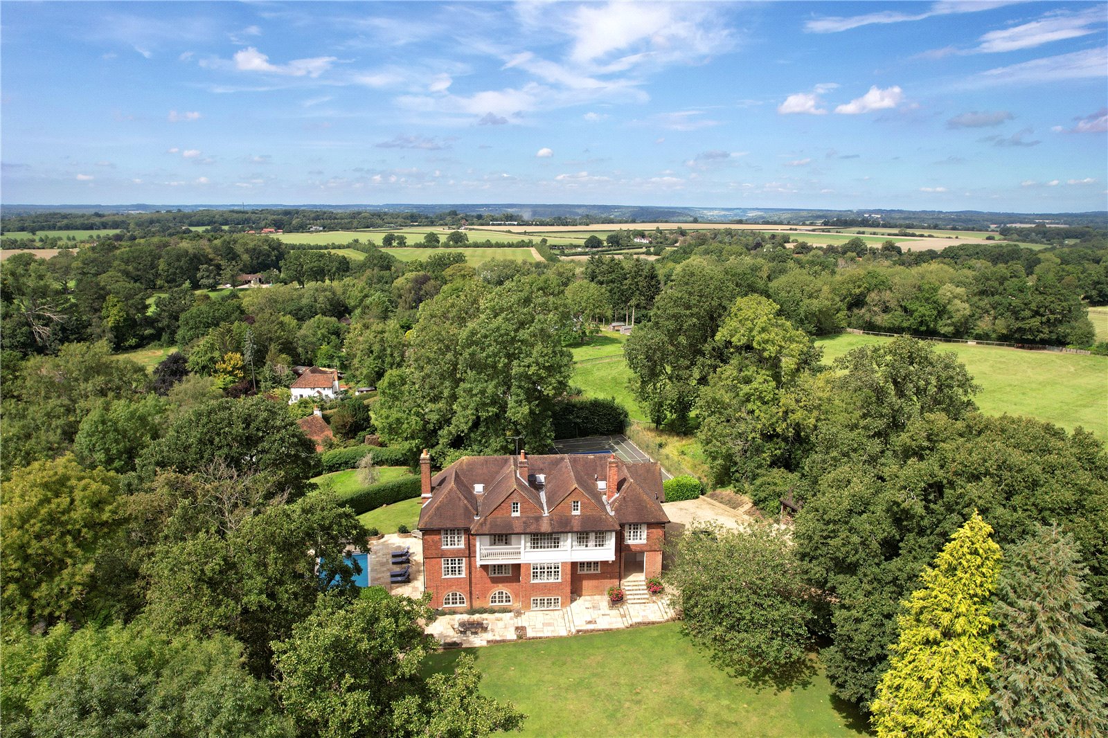 6 bedroom detached house for sale in Wargrave