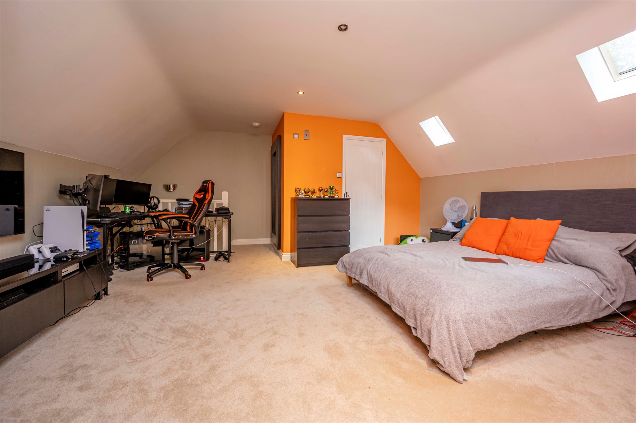 Photos of Warkton Lane, Barton Seagrave, Kettering NN15 61786519