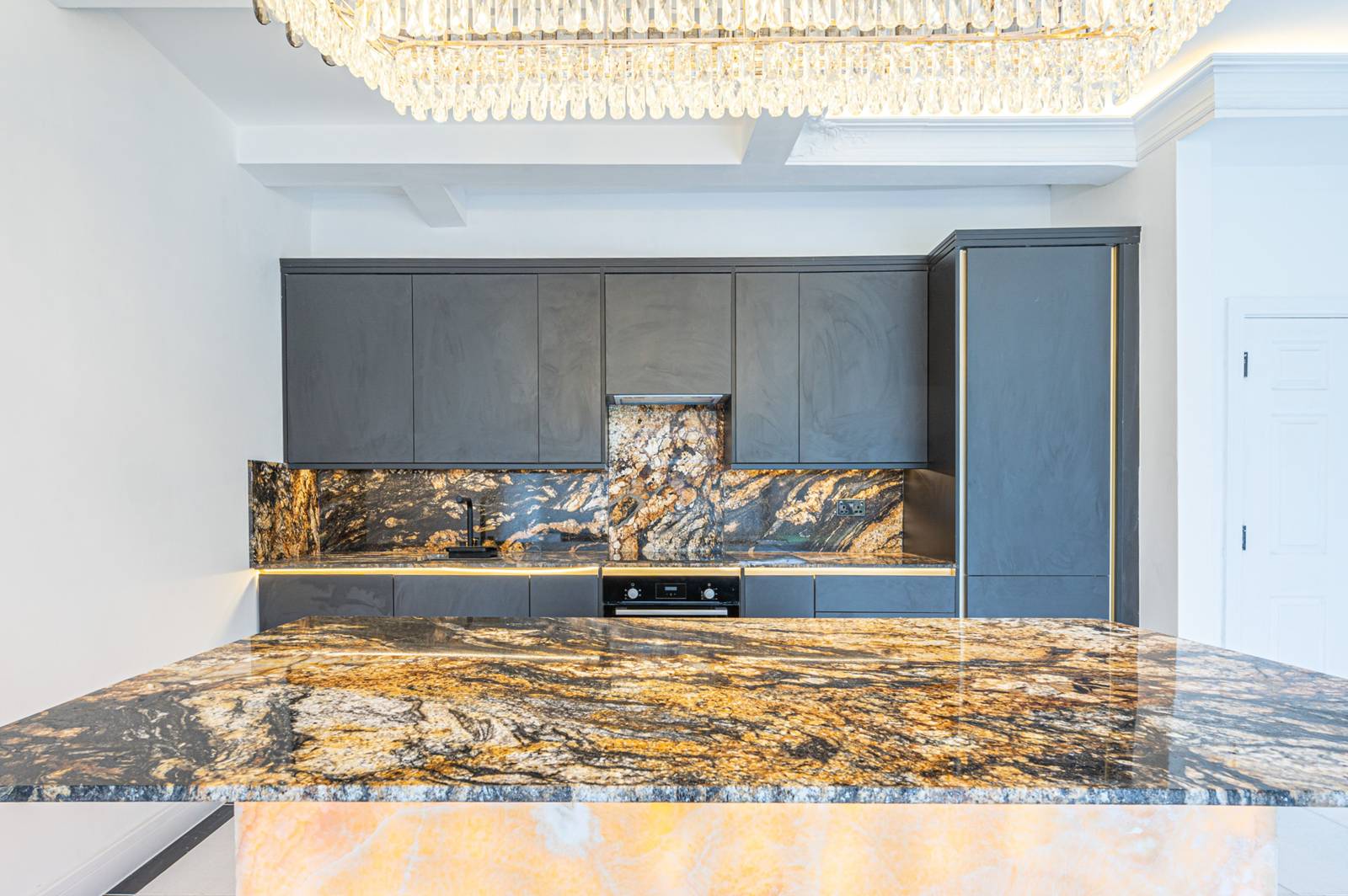 5 bedroom semi-detached house for sale 0