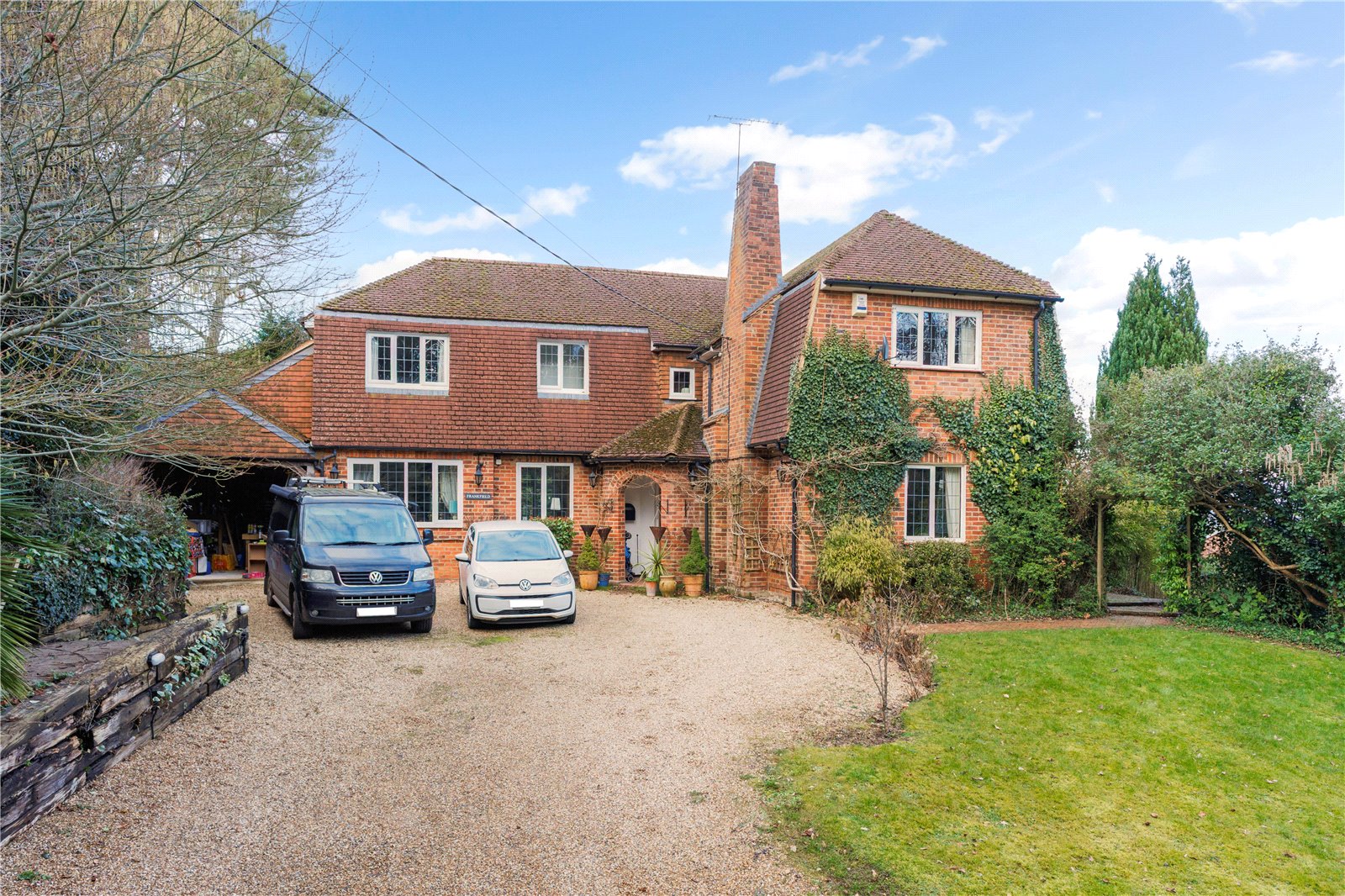4 bedroom detached house for sale 0