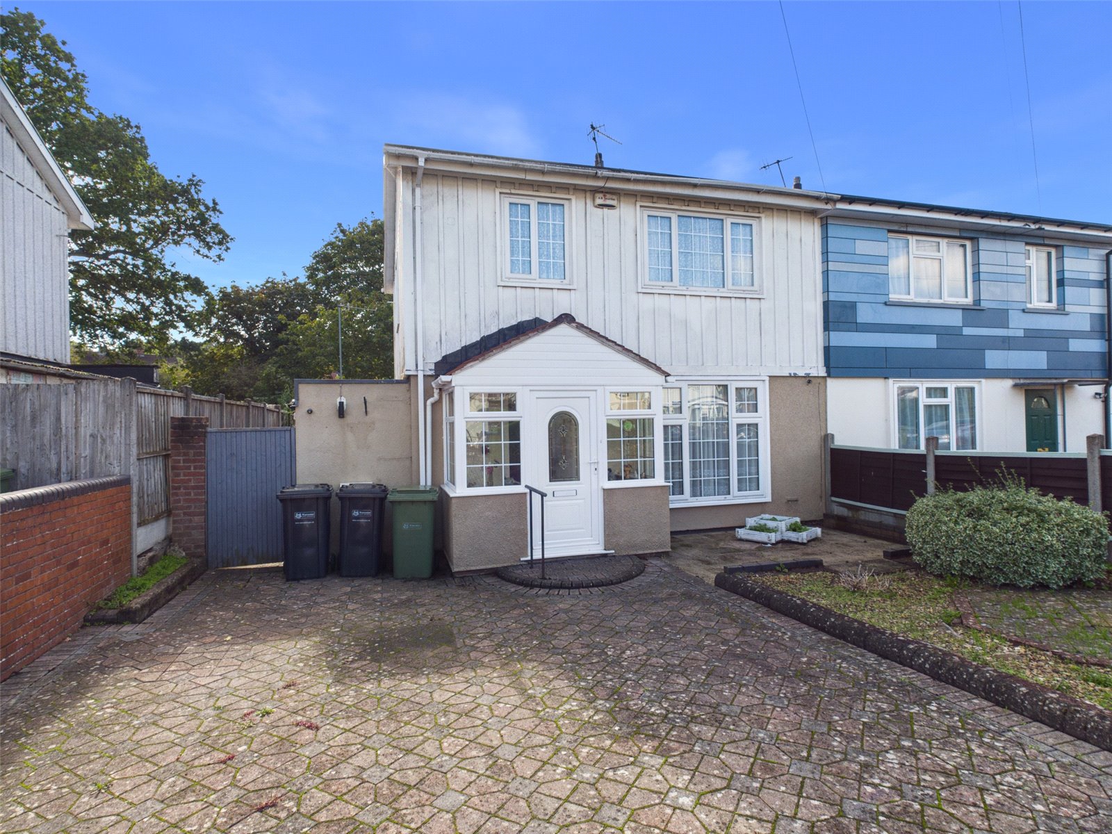 3 bed semi-detached house for sale