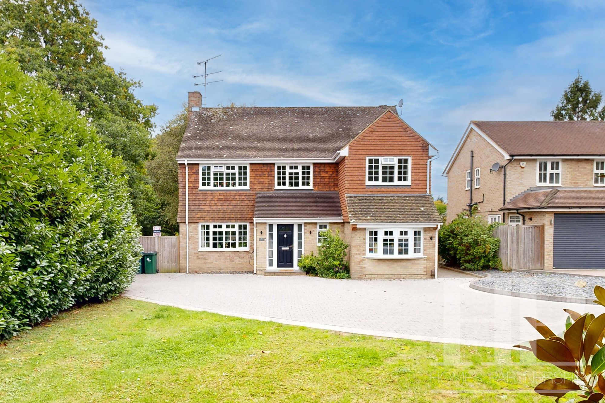 7 High Oaks, Crawley photo 2