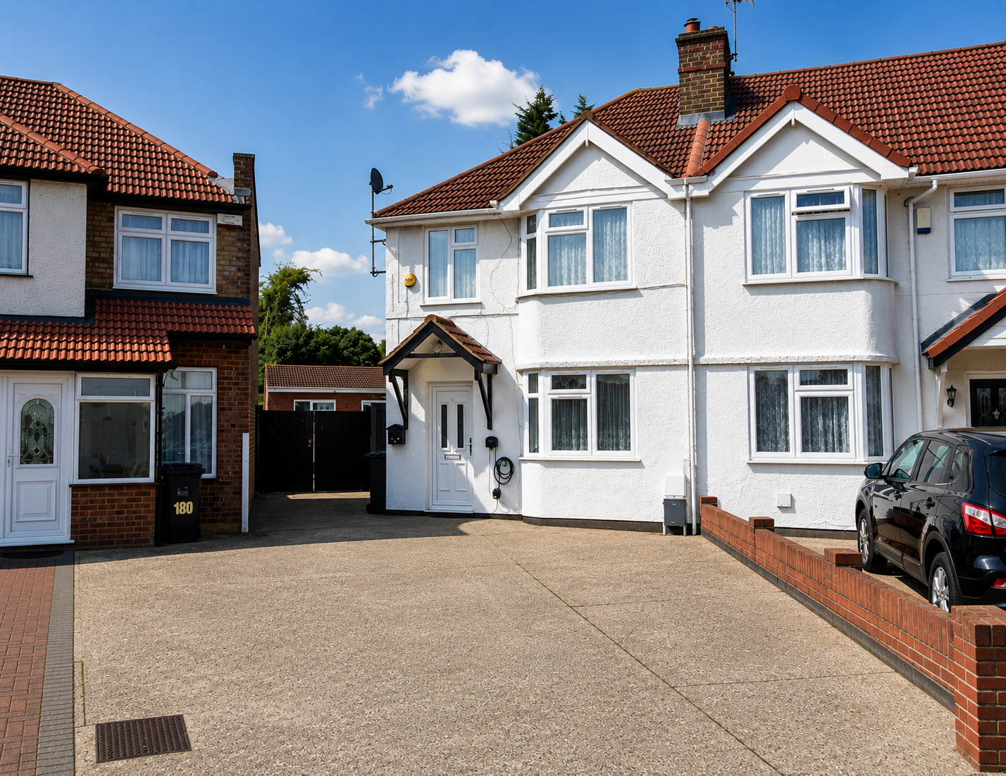 182, Ash Grove, Hounslow photo 2