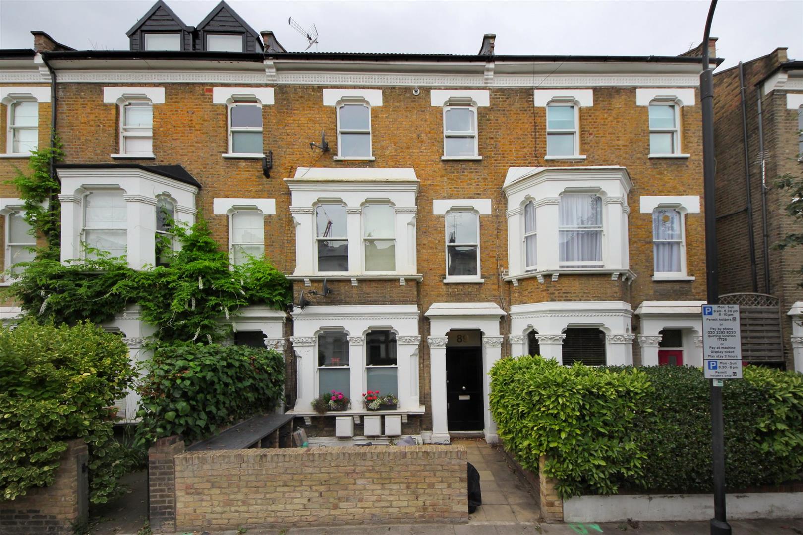 89C, Frithville Gardens, London photo 2