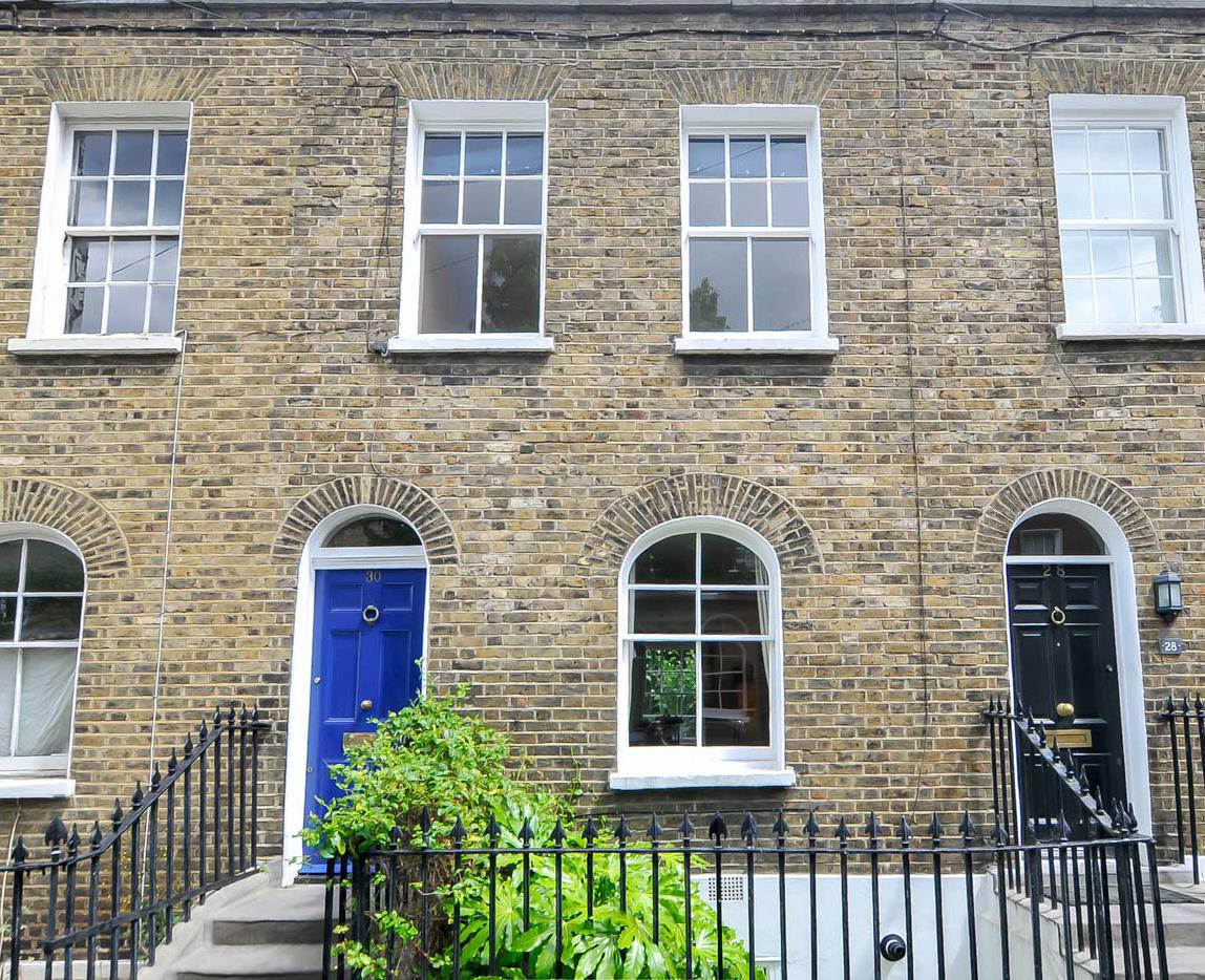 2 bedroom terraced house for sale in London