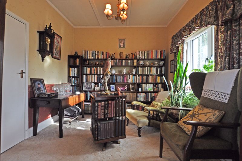 Photos of Beautiful Family House, Ridgeway, Newport NP20 61725786