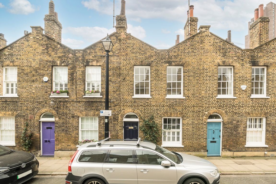 5 bedroom terraced house for sale