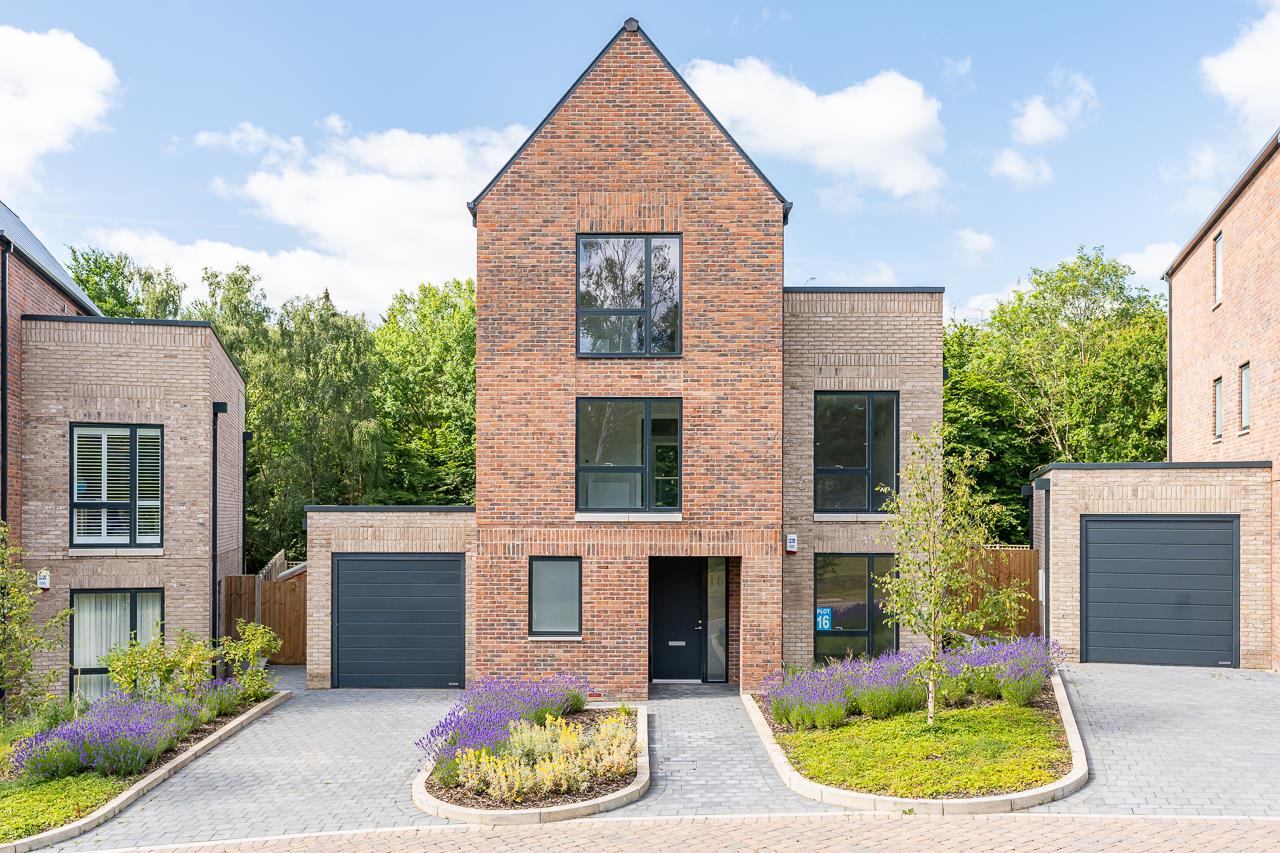 3 bedroom mews house for sale
