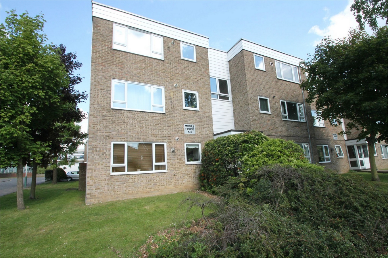 Free property report Flat 2, Moore House, Globe Road, Hornchurch, RM11 ...