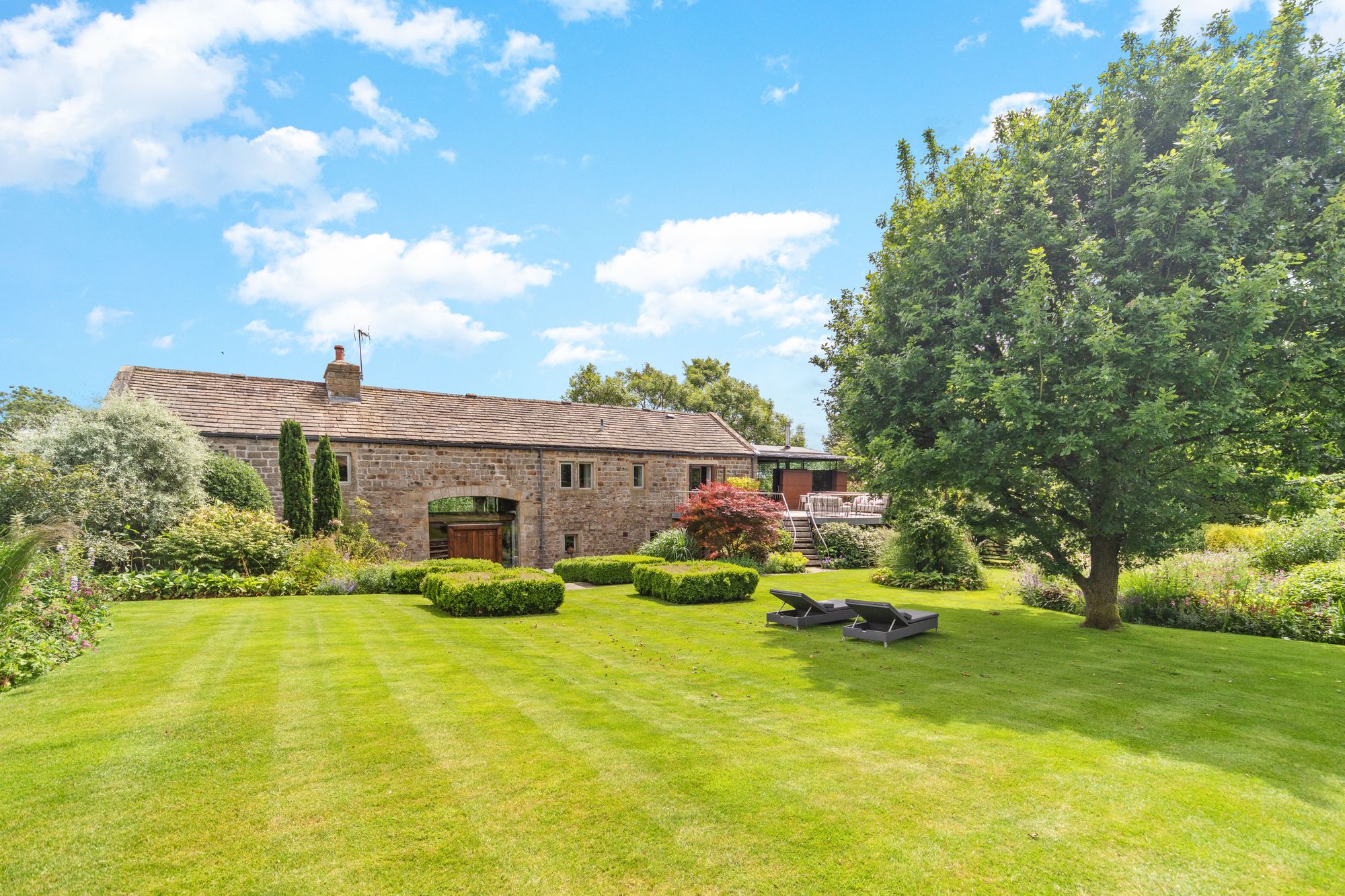 5 bedroom detached house for sale 0