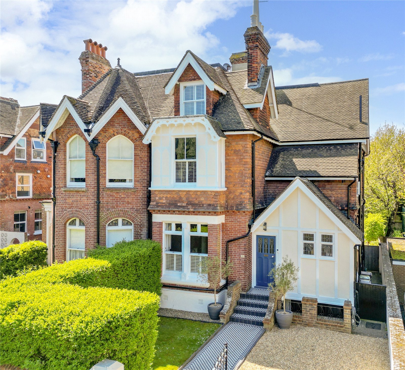 6 bedroom semi-detached house for sale 0