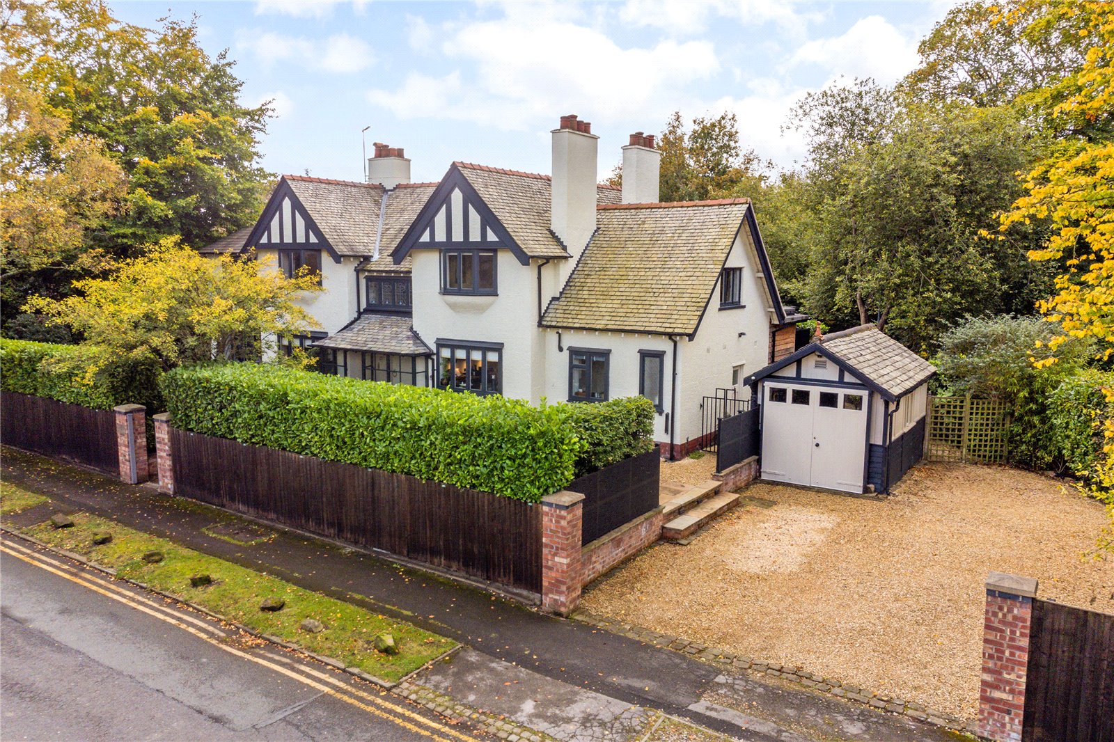 5 bedroom detached house for sale 0