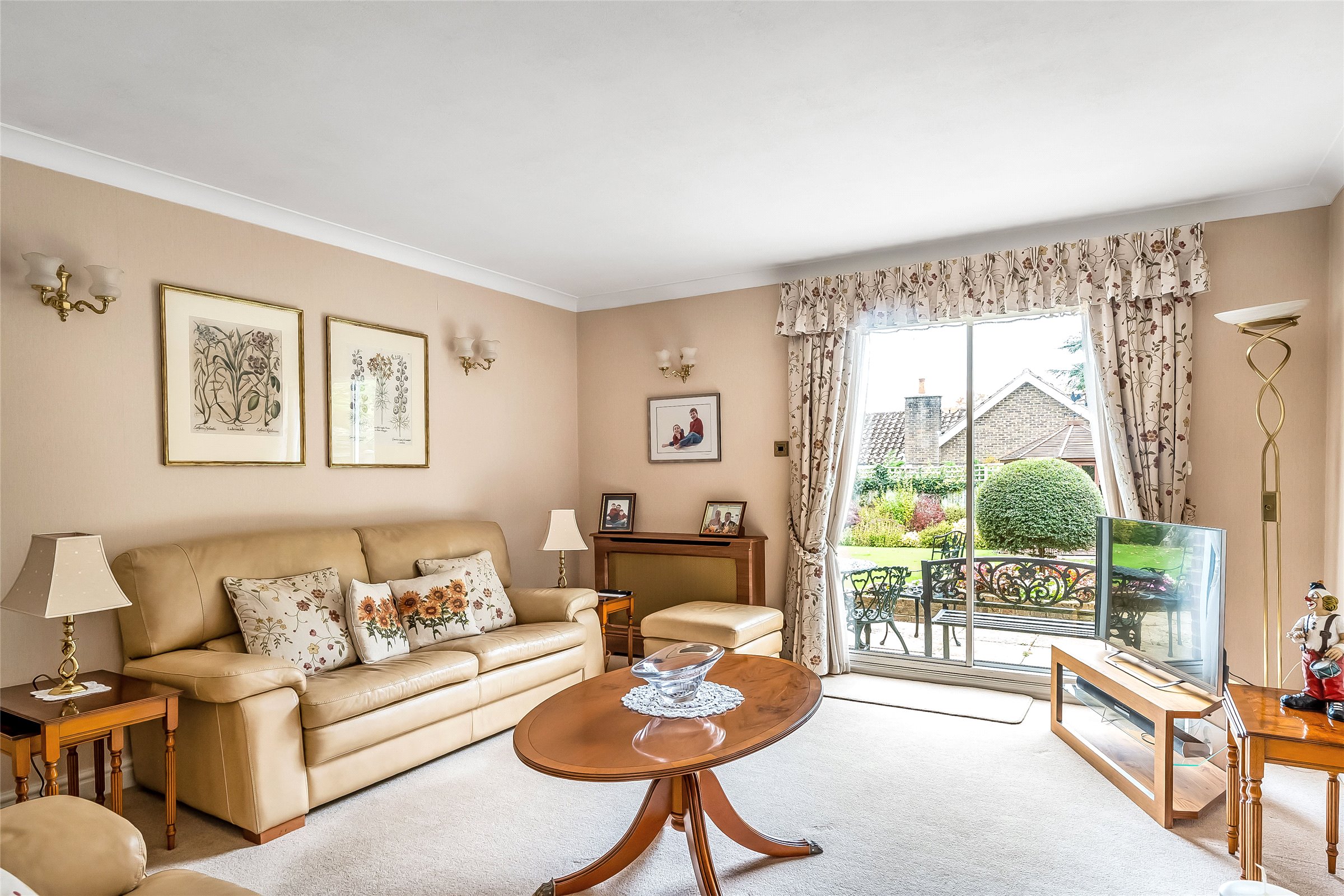 5 bedroom detached house for sale 0