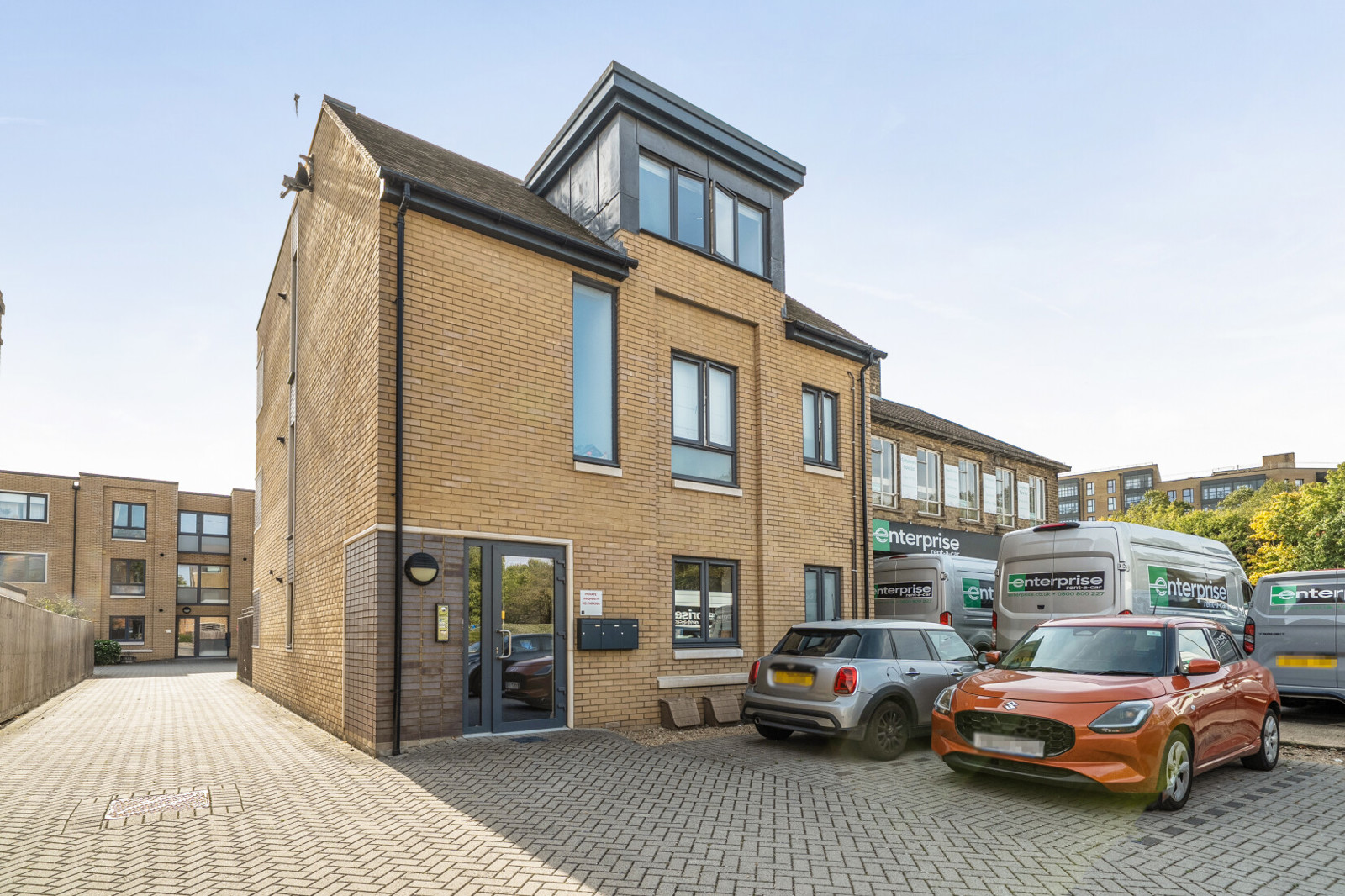 2 bed flat for sale