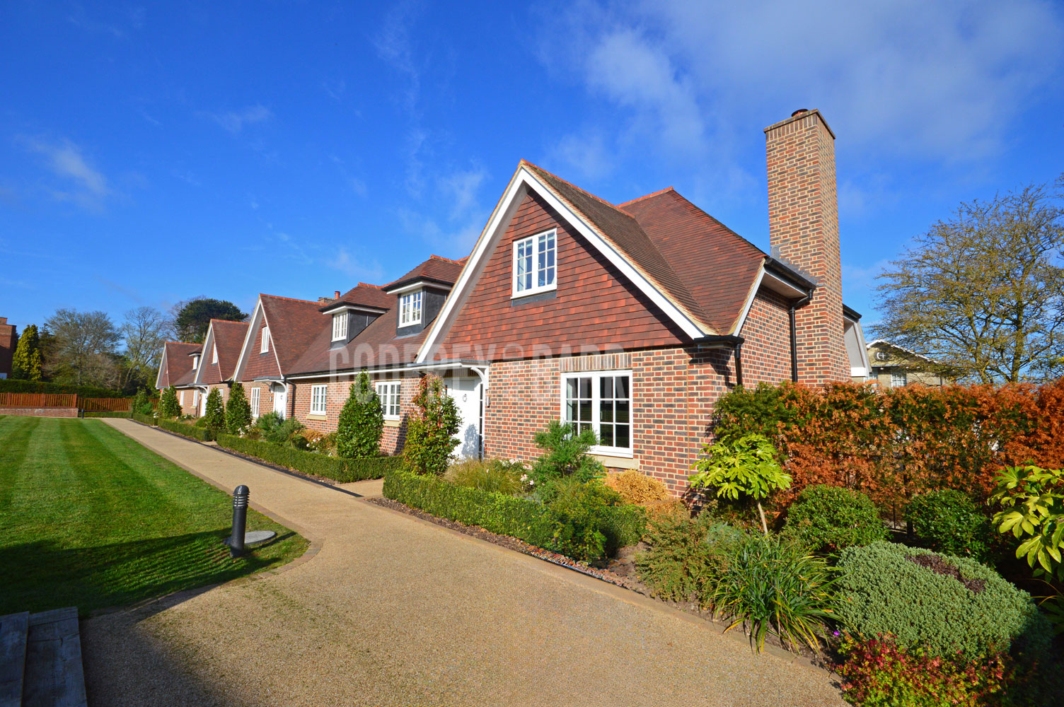 3 bedroom maisonette for sale