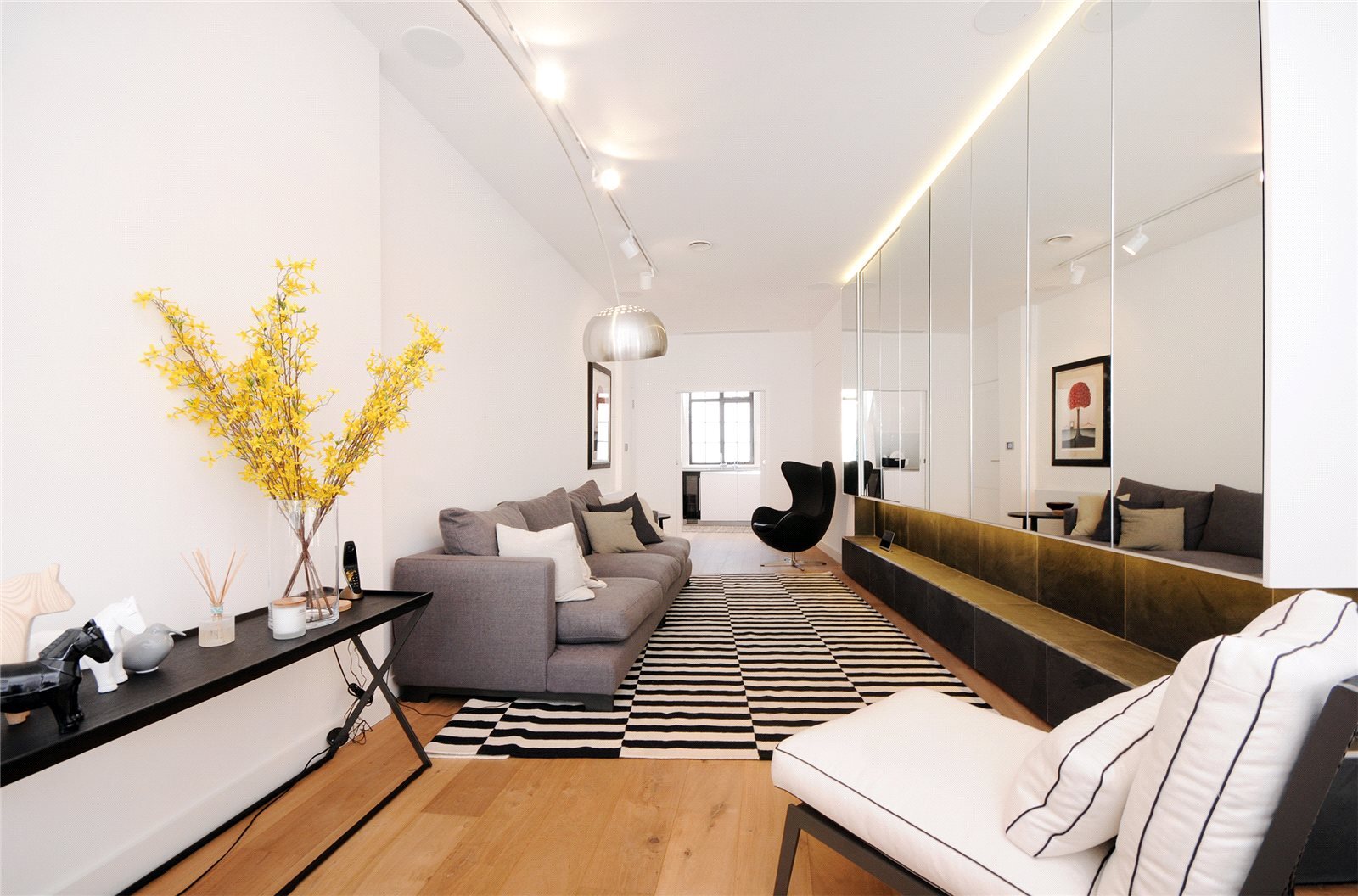 3 bedroom flat for sale 0