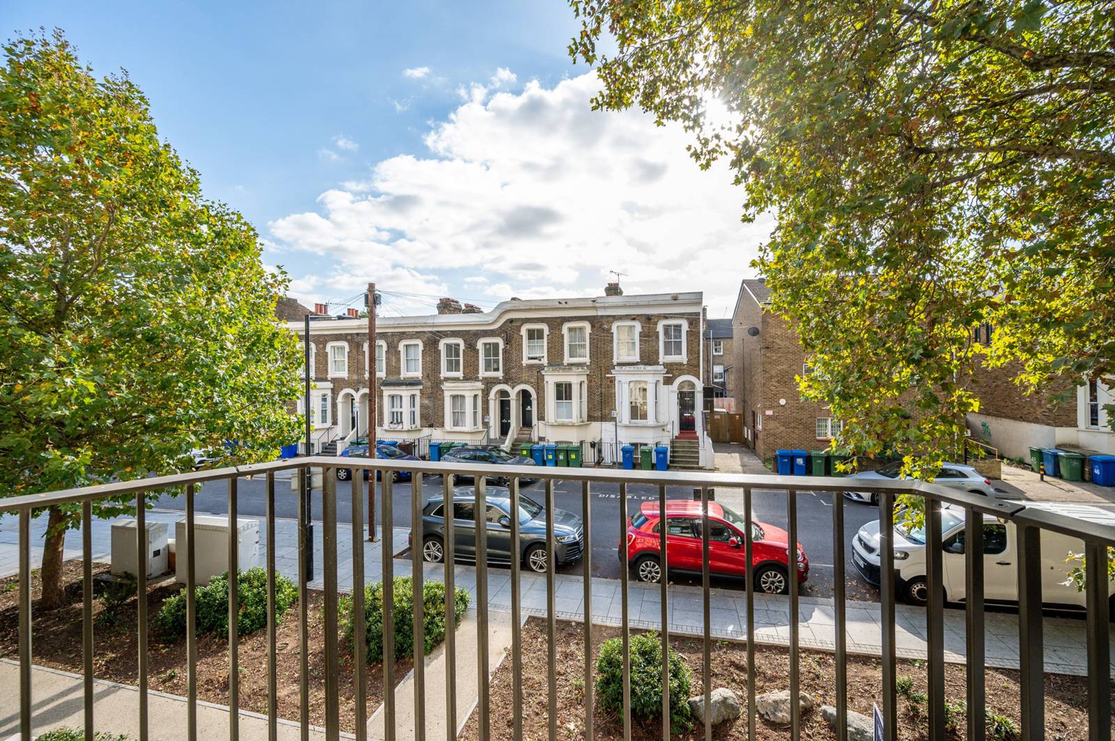 3 bedroom flat for sale 0