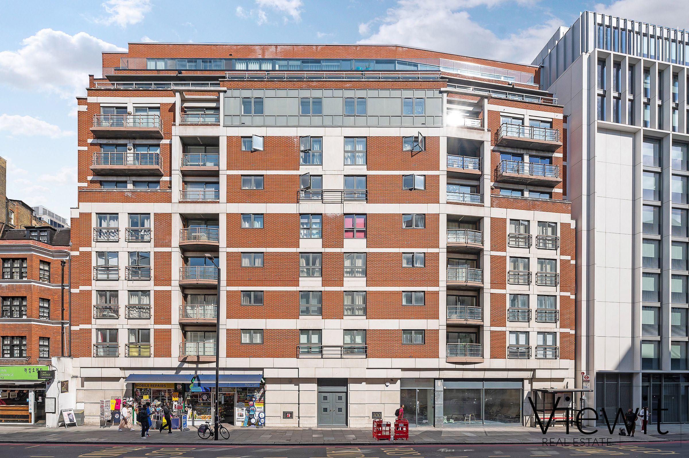 Parking Space, Central Tower, London photo 3