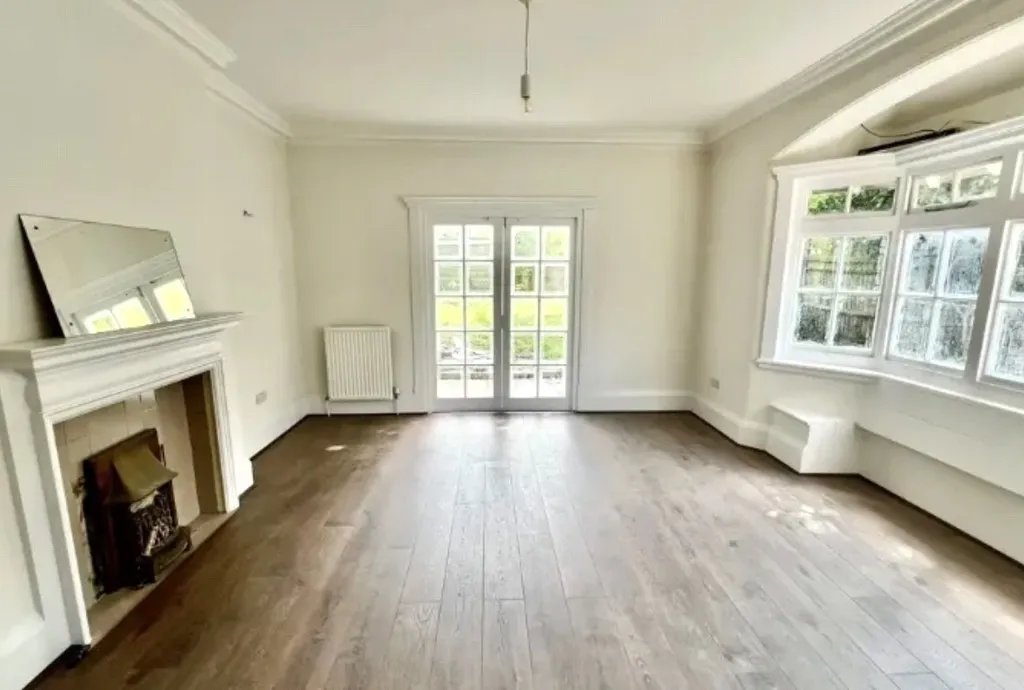 5 bedroom detached house for sale 0