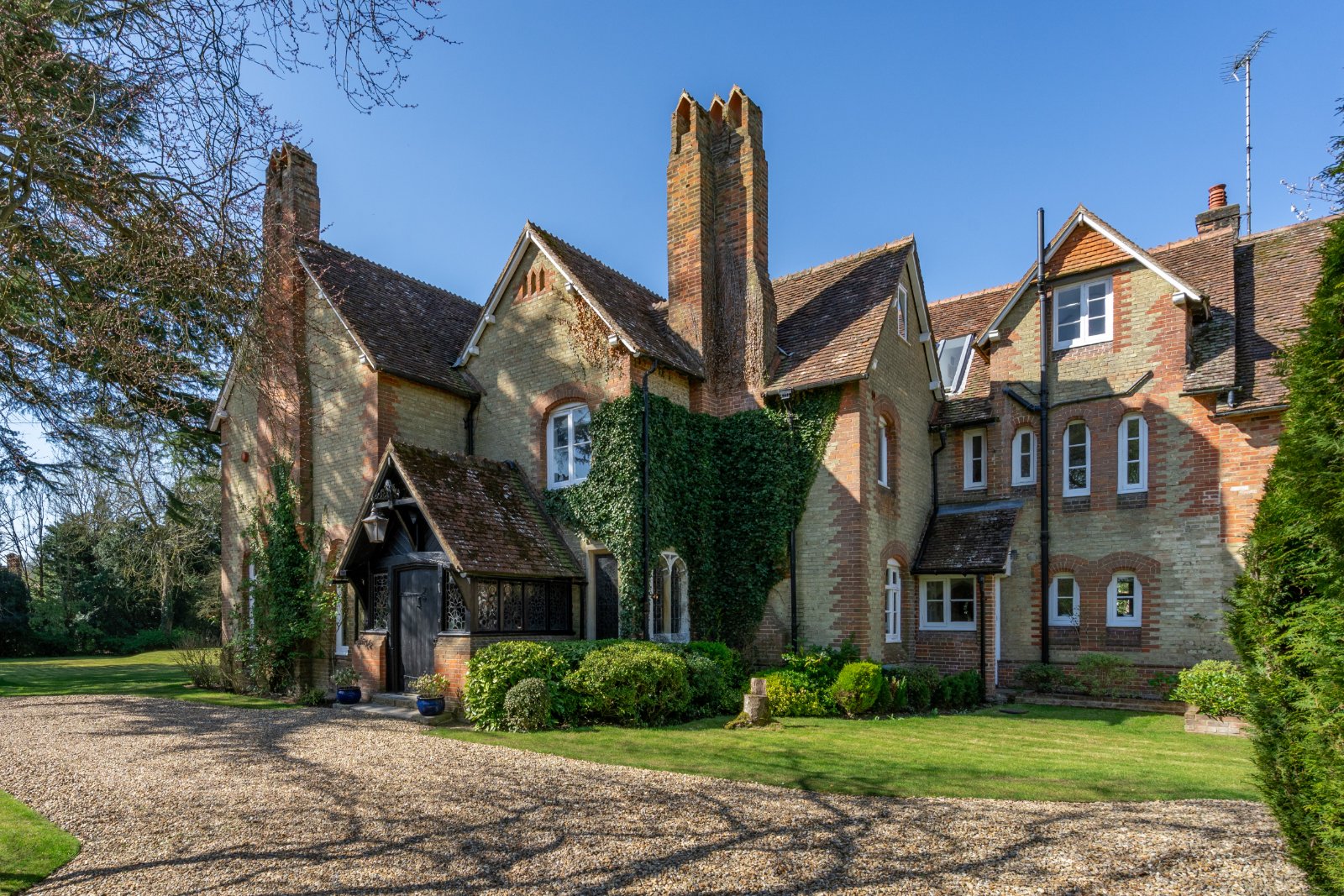 7 bedroom detached house for sale 0