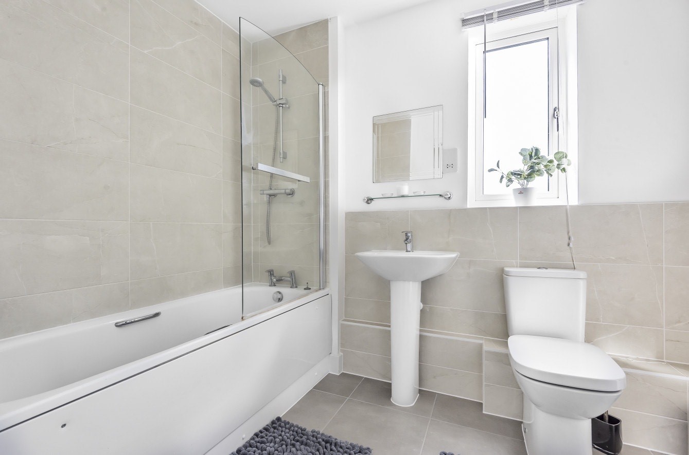 Photos of Harding Close, Sutton Scotney, Winchester SO21 62269256