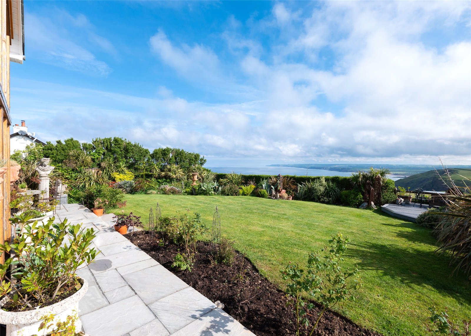 3 bedroom detached house for sale 0