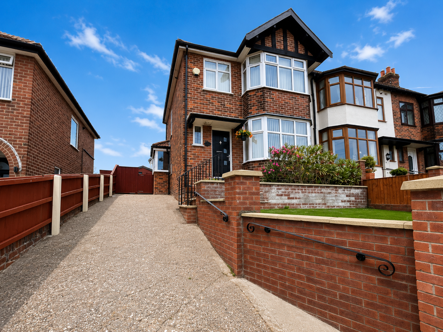 3 bed semi-detached house for sale