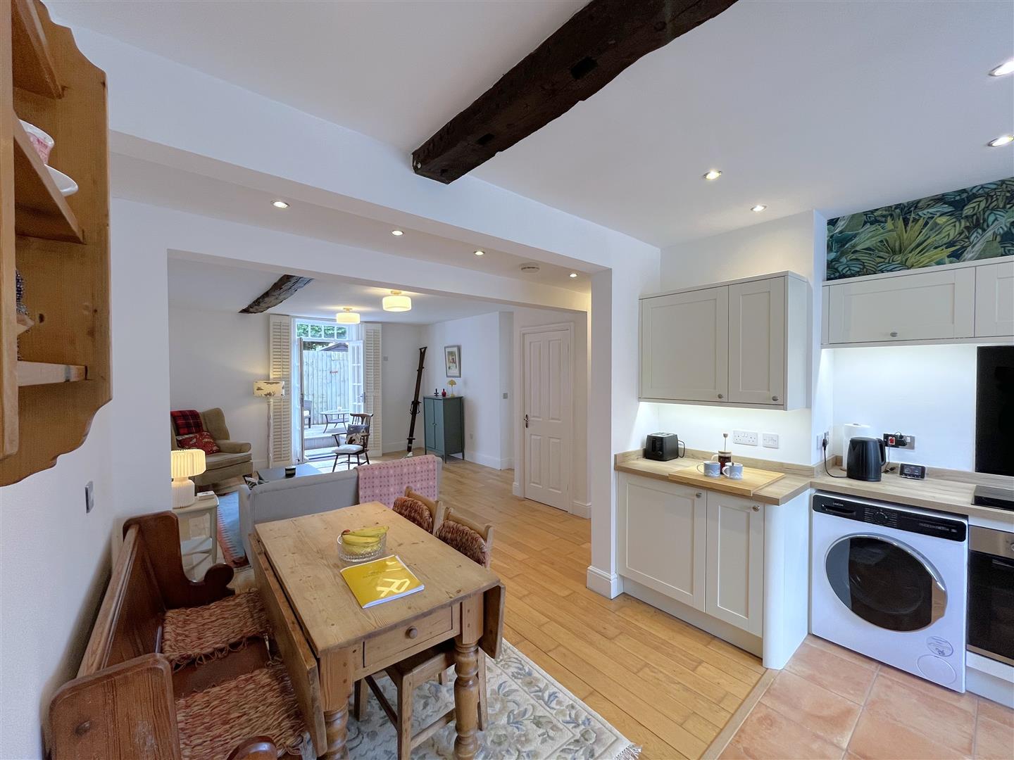 2-bed flat on 33, Saltisford, Warwick, £275,000