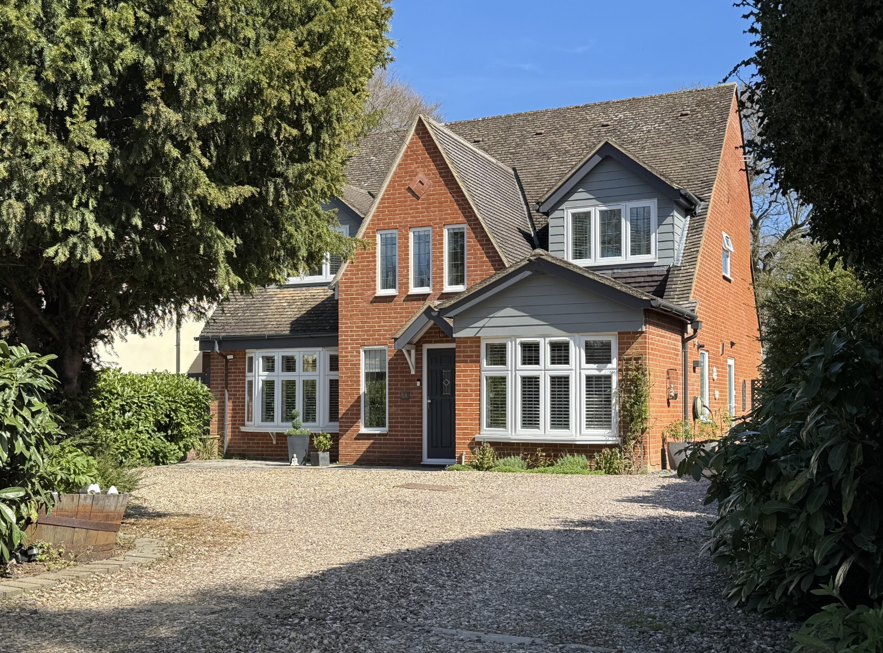 3 bedroom detached house for sale 0