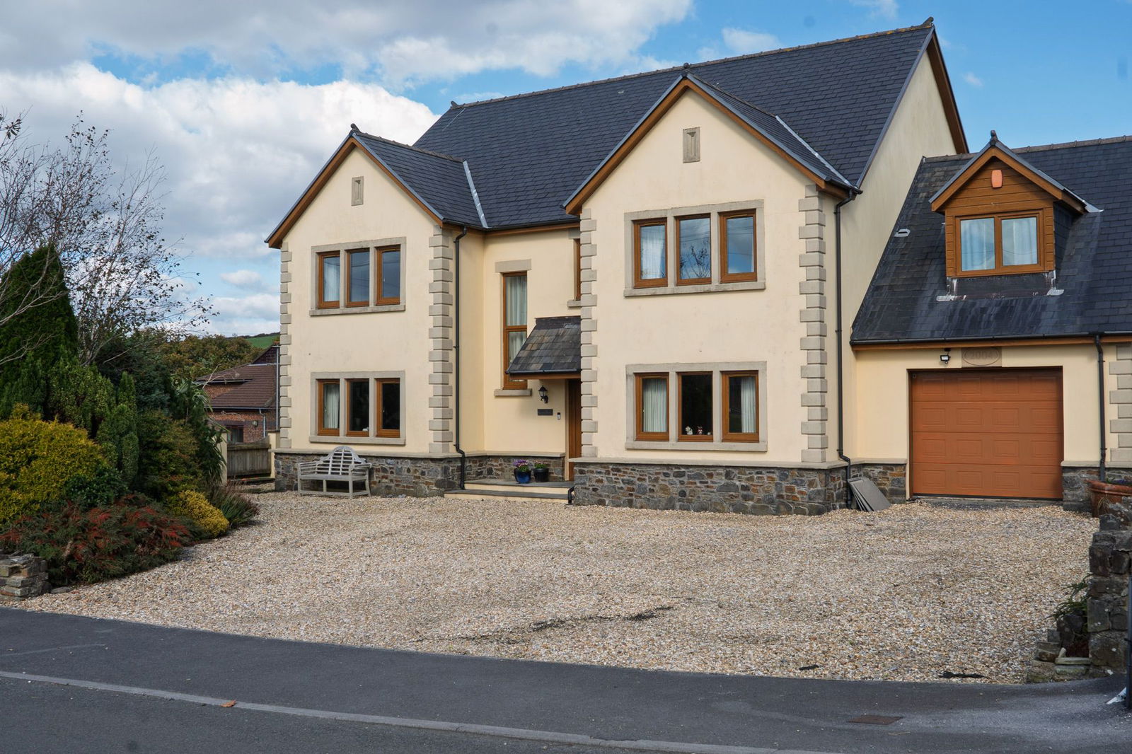 Llys Dini, Heol Hen, Llanelli photo 3