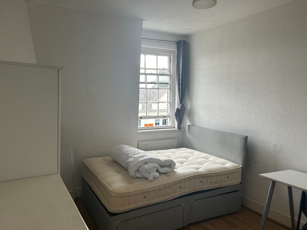 4-8 Kingston Hill, Mid Floor Flat Room 2, Kingston upon Thames photo 4