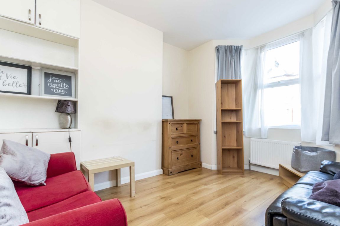 27, Hereward Road, London photo 4