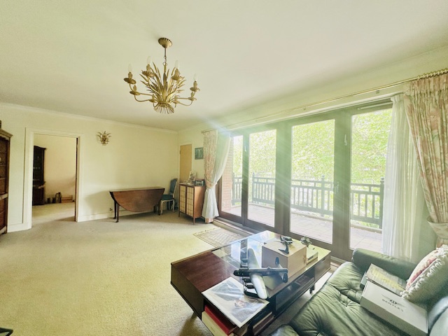 3 bedroom maisonette for sale 0