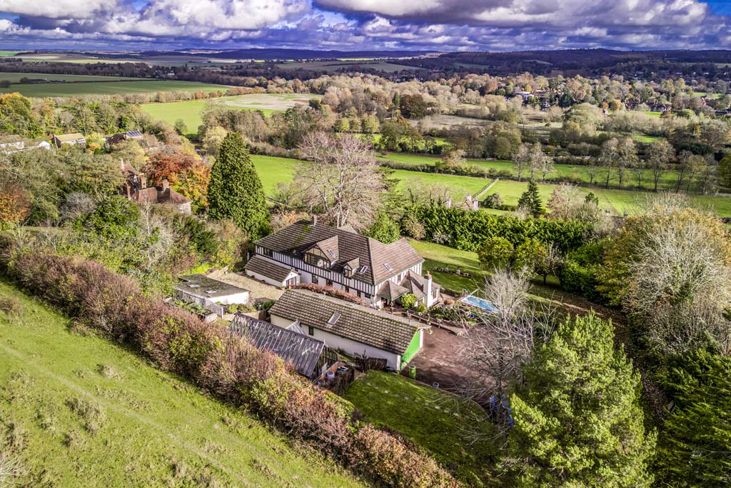 8 bedroom detached house for sale 0