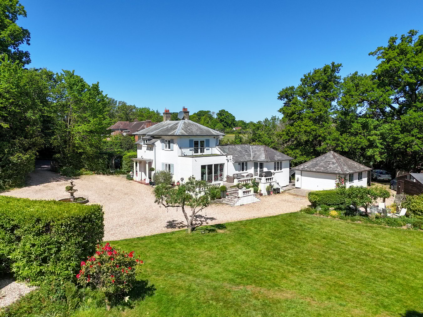 5 bedroom detached house for sale