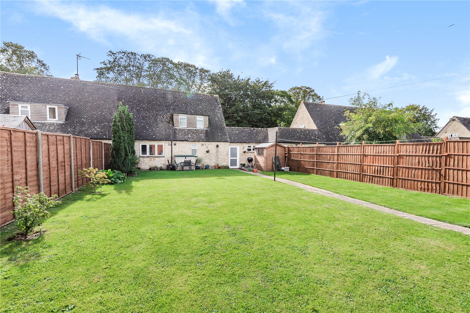 Free property report 7 Bracelands, Stroud, GL6 7DX Chimnie