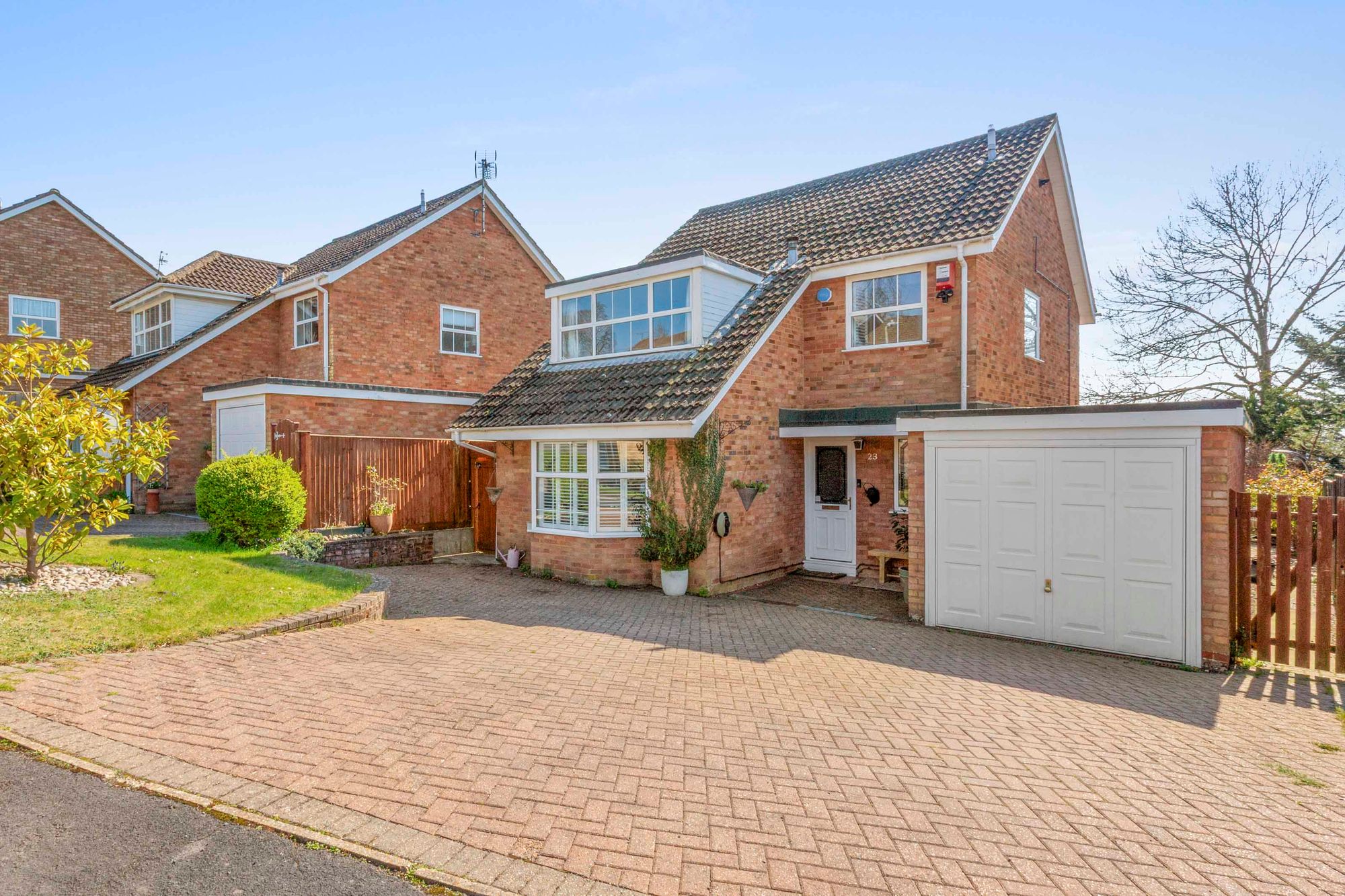 4 bed detached house for sale