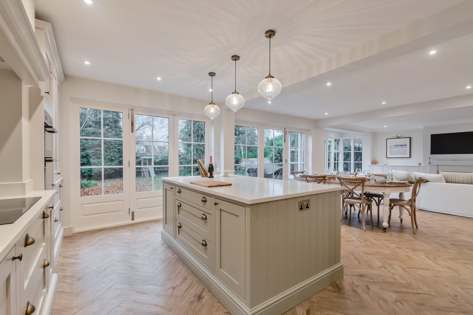 5 bedroom detached house for sale 0