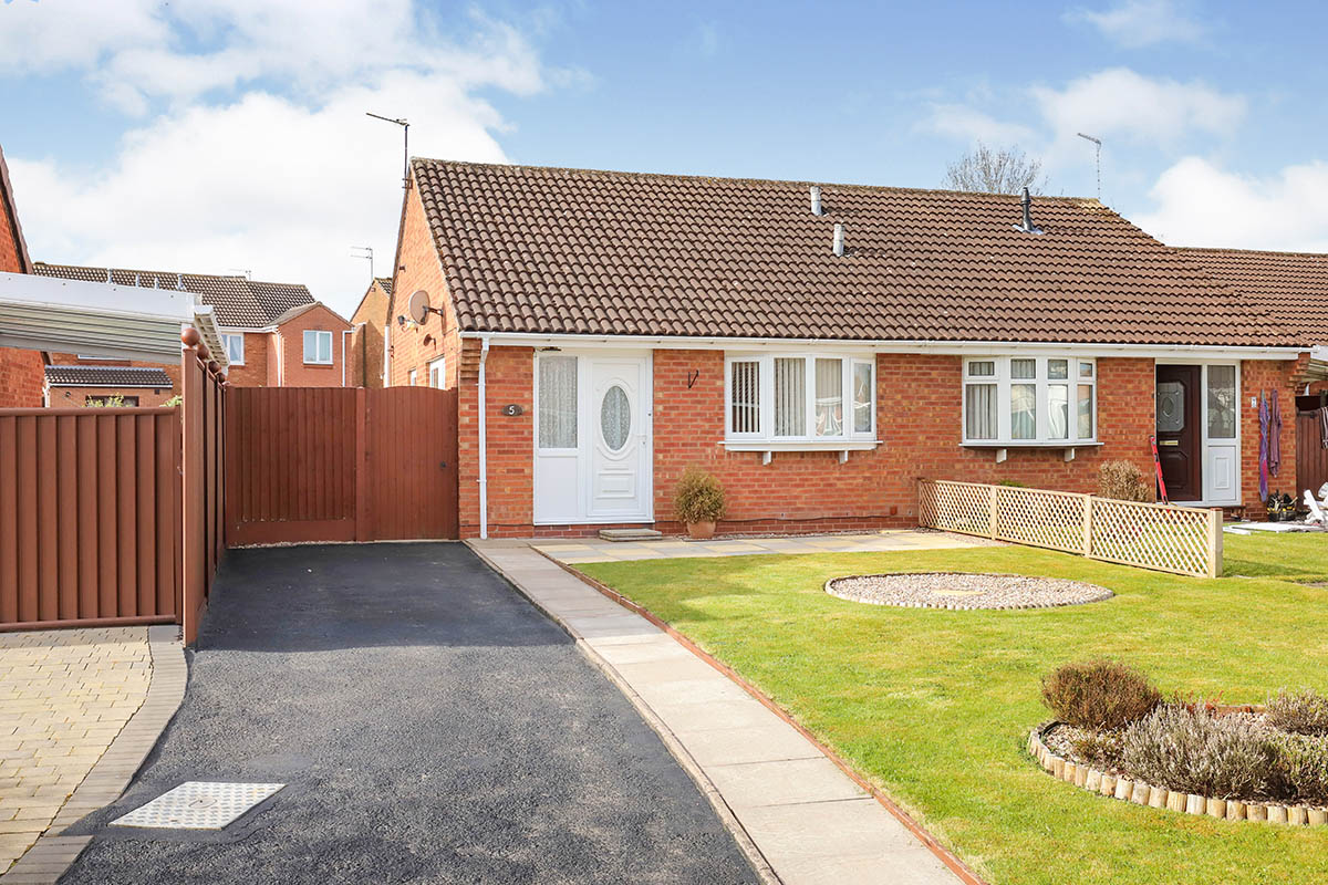 Free property report 5 Kelso Gardens, Perton, WV6 7XS Chimnie
