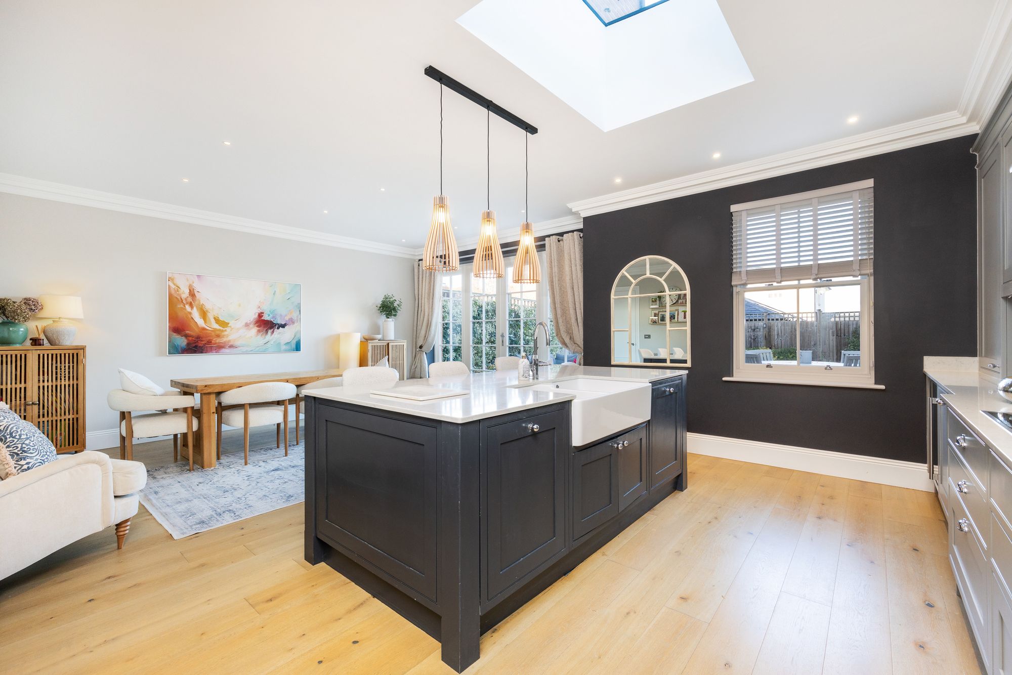 4 bedroom semi-detached house for sale 0