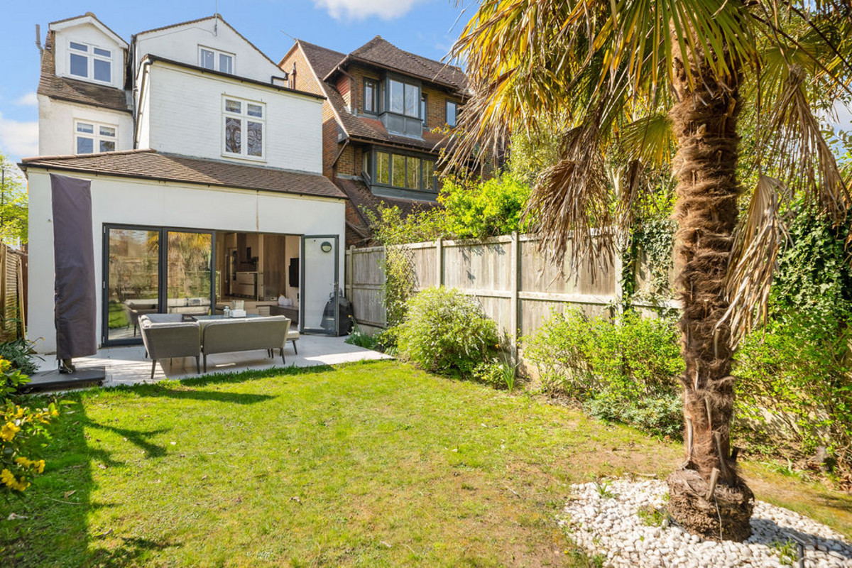 5 bedroom detached house for sale 0