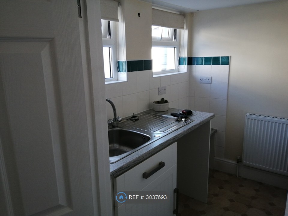 Flat, Belgrave Road, Torquay photo 4