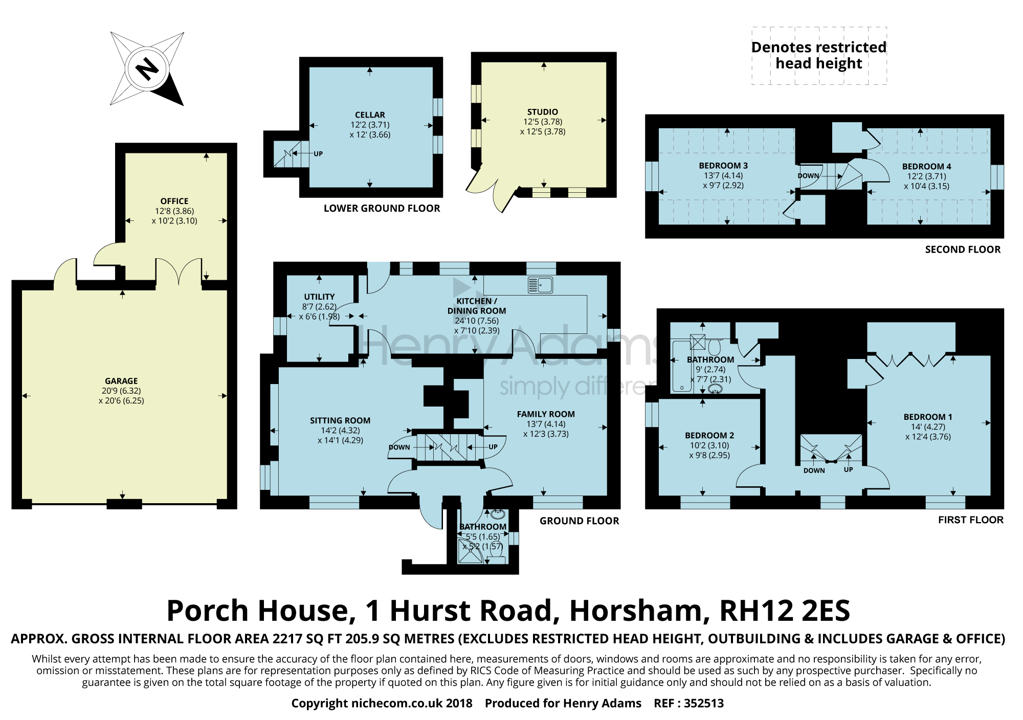 4 Bedrooms Detached house for sale in Hurst Road, Horsham RH12