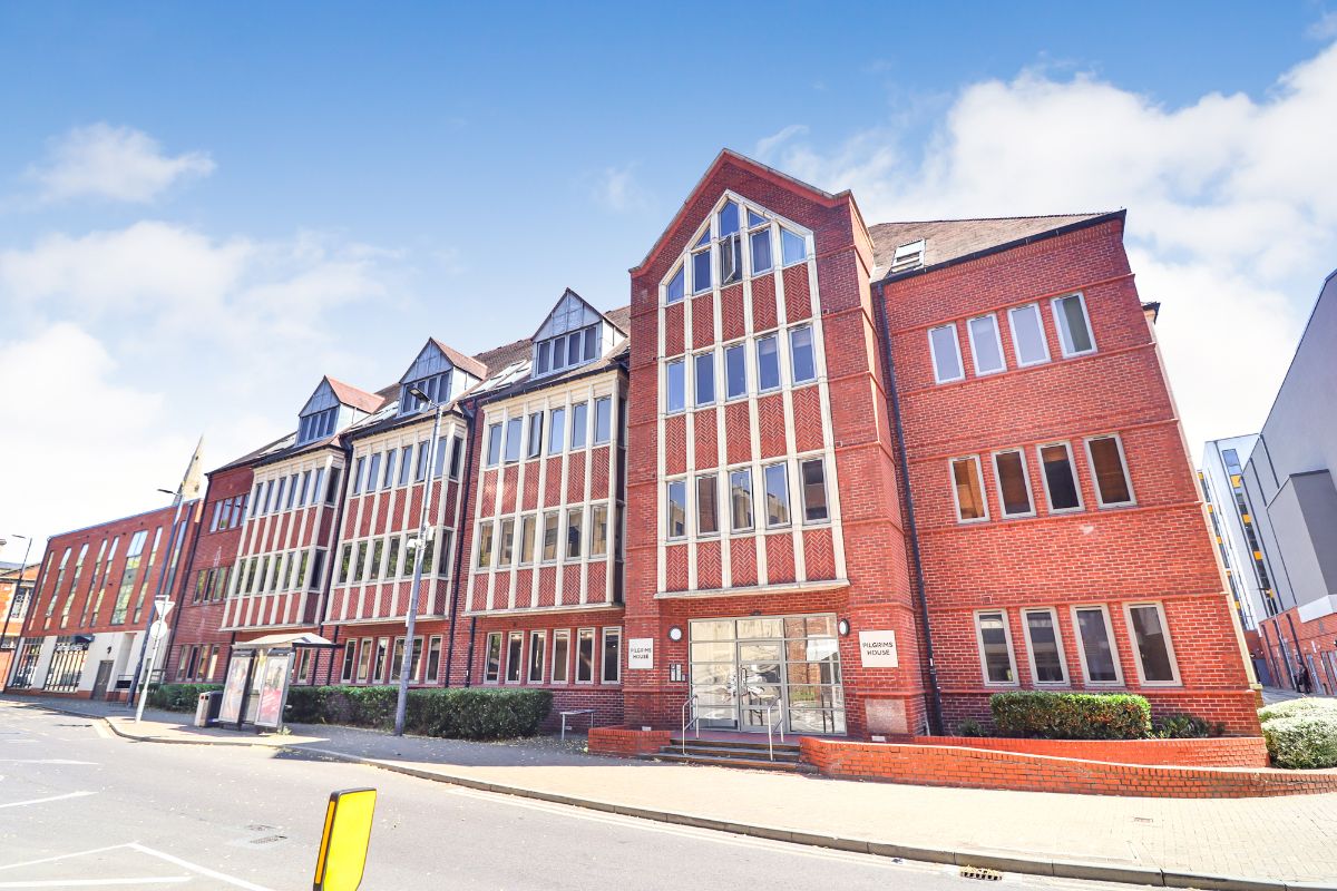 2 bed flat for sale