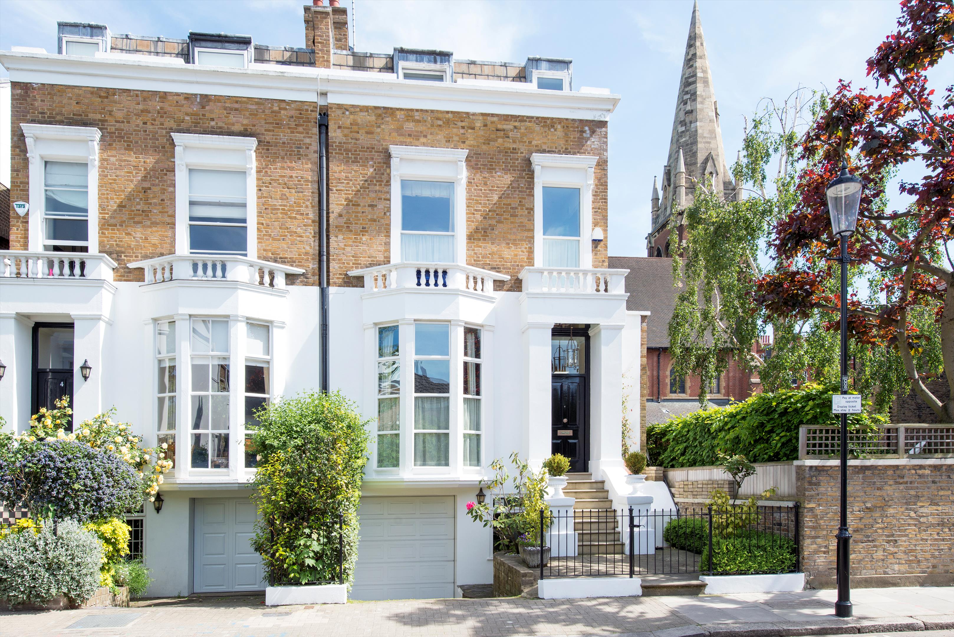 5 bedroom semi-detached house for sale 0