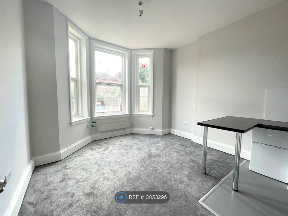 Flat   Brownhill Road, London photo 4