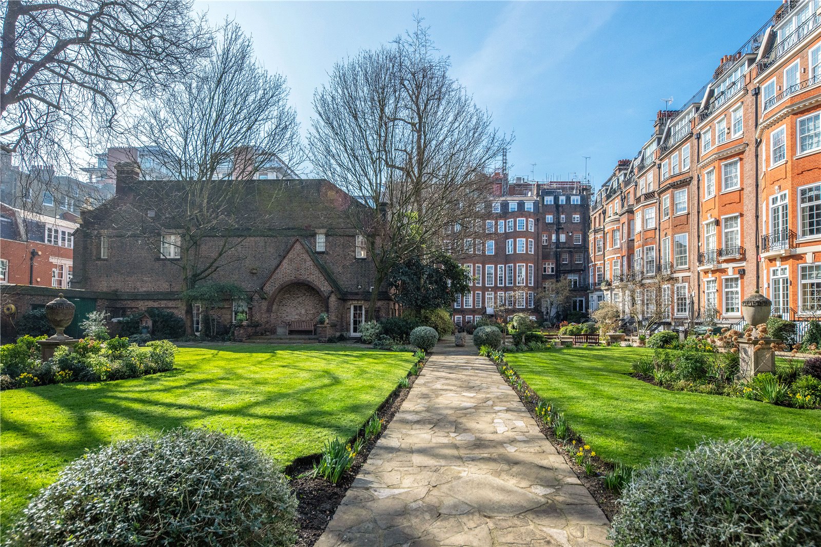 2 bedroom flat for sale