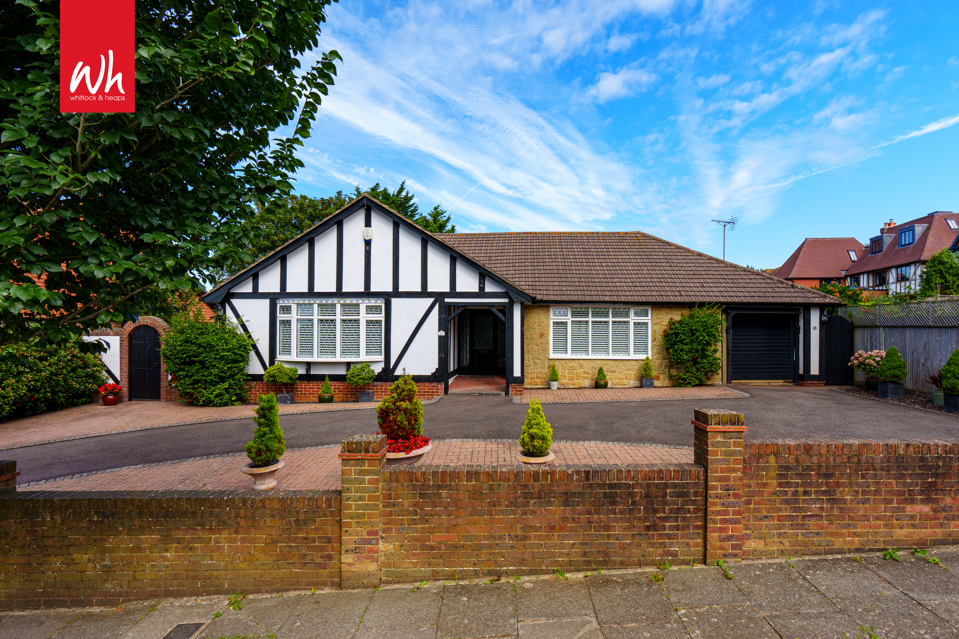 2 bedroom detached bungalow for sale 0